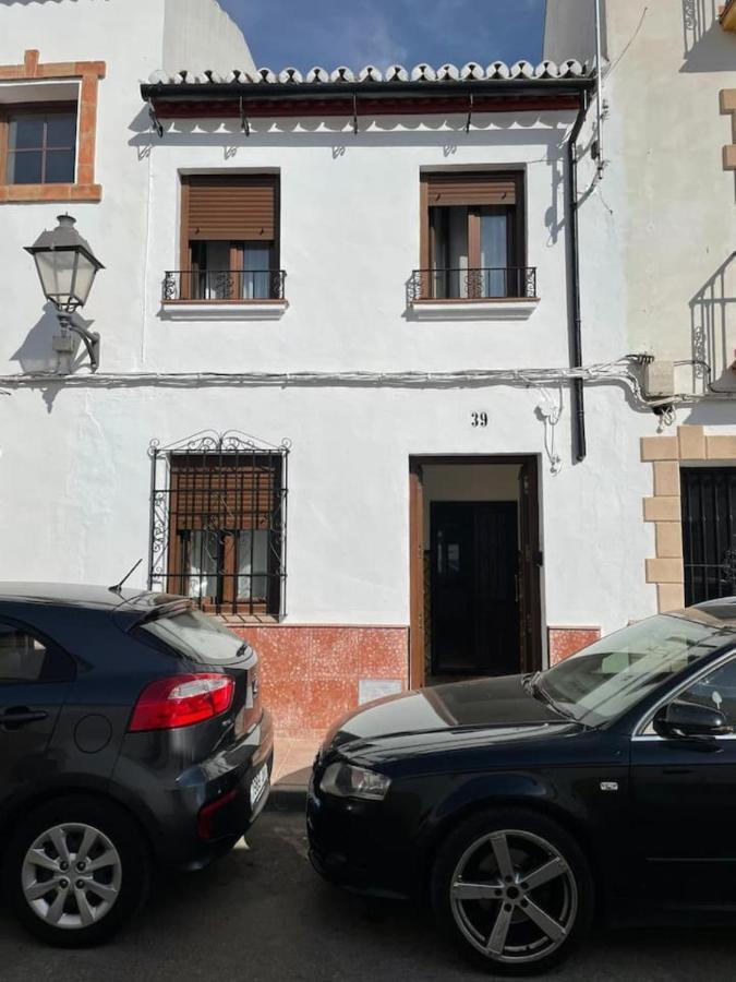 הוילה רונדה Cozy Town House With Terrace And Free Wifi מראה חיצוני תמונה