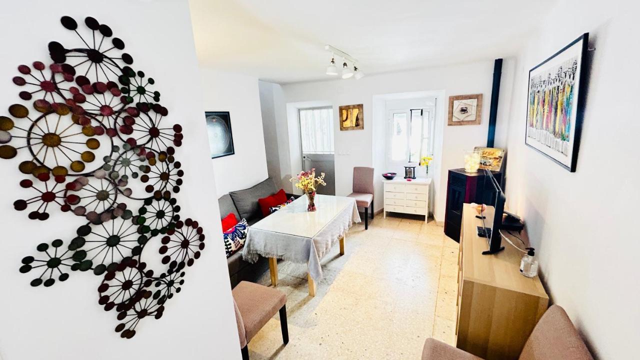 הוילה רונדה Cozy Town House With Terrace And Free Wifi מראה חיצוני תמונה