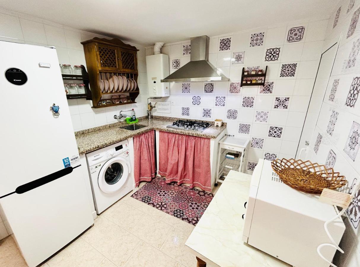 הוילה רונדה Cozy Town House With Terrace And Free Wifi מראה חיצוני תמונה